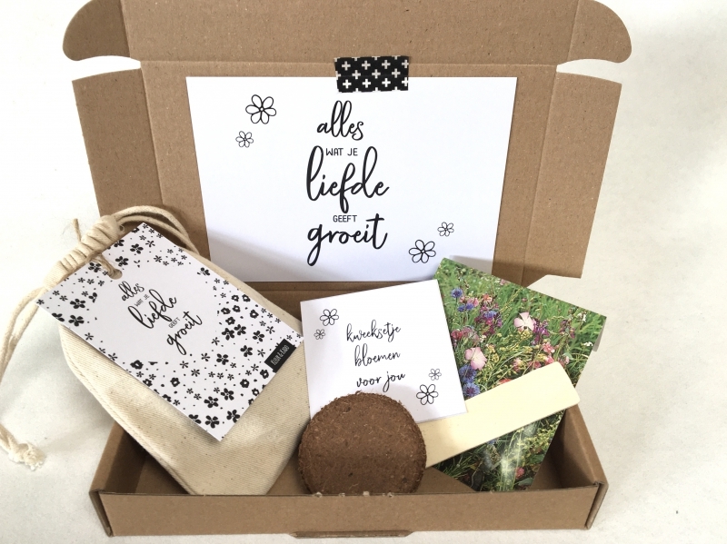 Brievenbuskado Alles wat je liefde geeft groeit